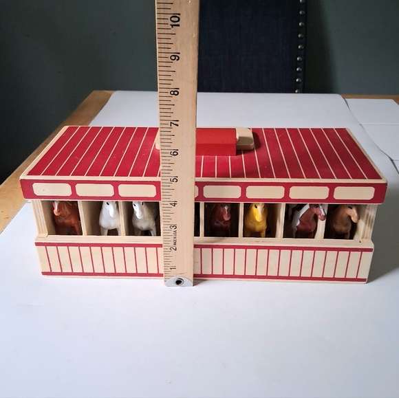 Melissa & Doug Take Along Show Horse Stable Play Set - 3744 Toy horse Figurines - Picture 13 of 16